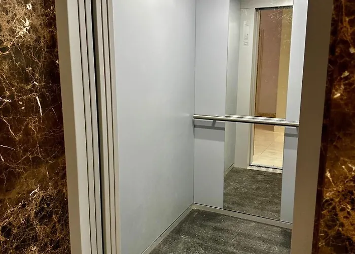 Perla Mamaia Sea View Near The アパート コンスタンツァ