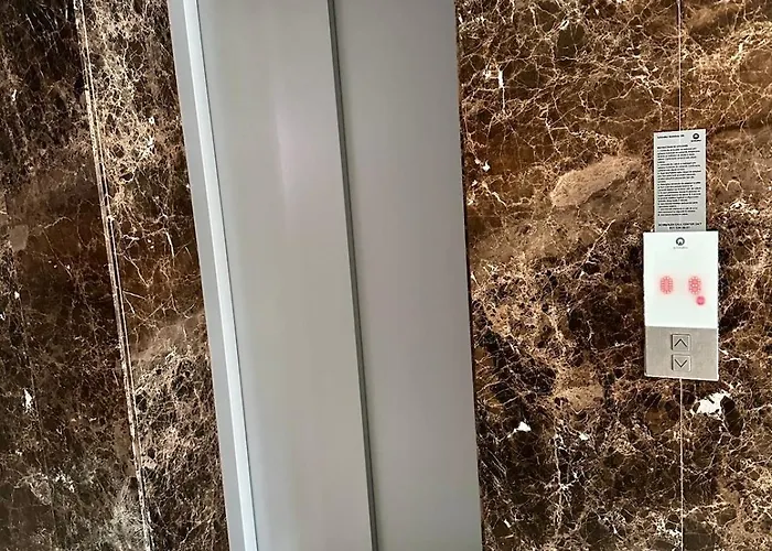 アパート Perla Mamaia Sea View Near The コンスタンツァ