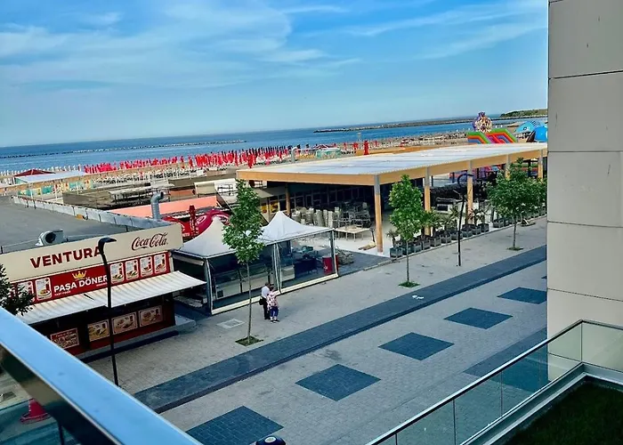 Perla Mamaia Sea View Near The アパート コンスタンツァ