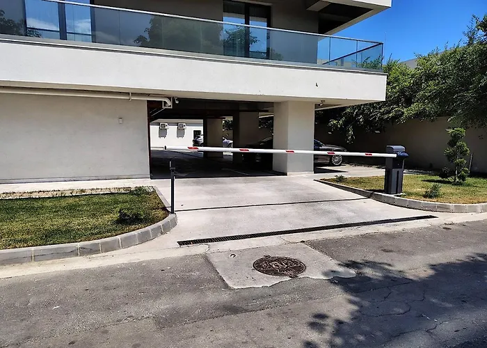 Perla Mamaia Sea View Near The アパート コンスタンツァ